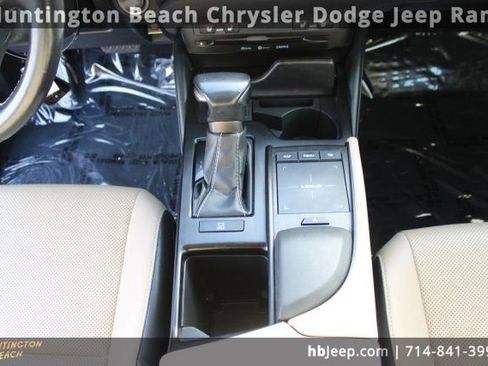 Used 2019 Lexus ES 350 w/ Premium Package image 14