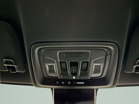 Used 2025 GMC Sierra 2500 AT4 w/ AT4 Premium Plus Package image 28