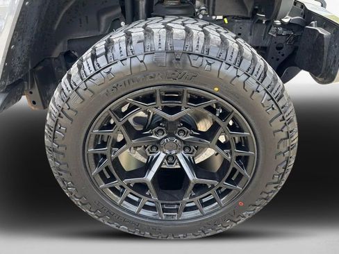 Used 2023 Jeep Wrangler Unlimited Sahara AWD/4WD image 11