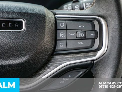 Used 2024 Jeep Wagoneer L Series II image 31