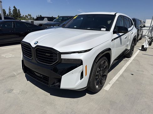 Used 2023 BMW XM AWD/4WD image 2