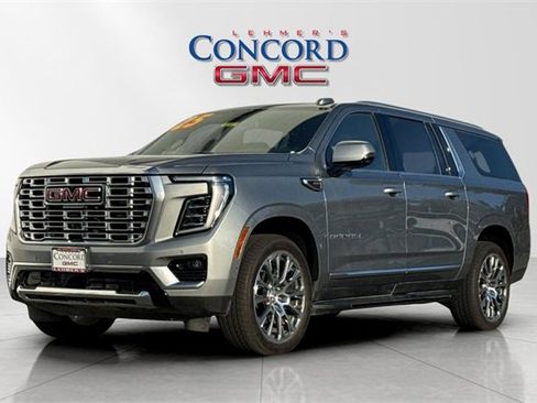 Used 2025 GMC Yukon XL Denali image 8