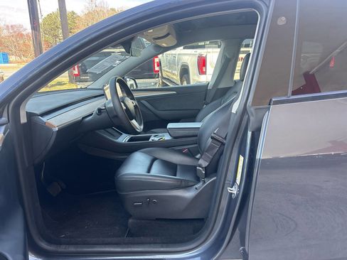 Used 2023 Tesla Model Y AWD image 13
