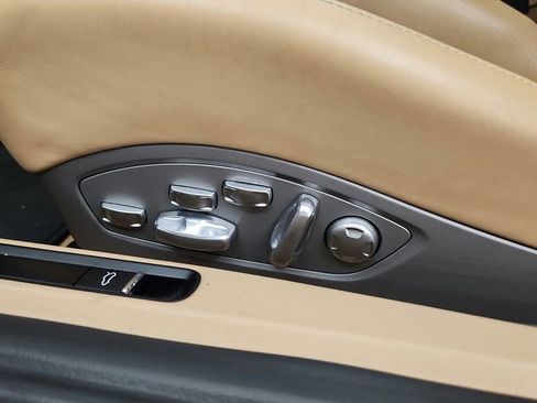 Used 2014 Porsche 911 Turbo S image 26