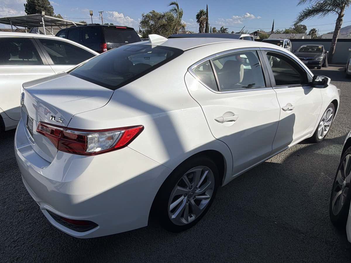 Used 2016 Acura ILX FWD image 4