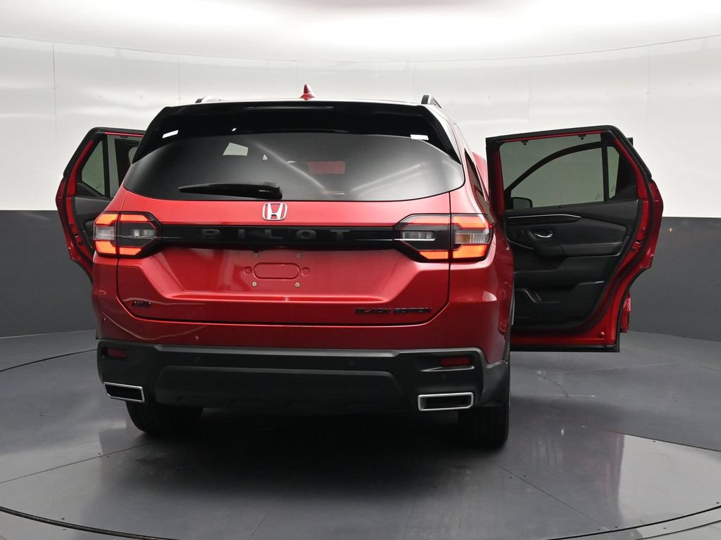 Used 2025 Honda Pilot Black Edition image 38