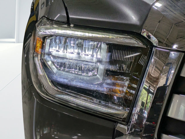 Used 2021 Toyota Tundra Limited w/ Limited Premium Package AWD/4WD image 9