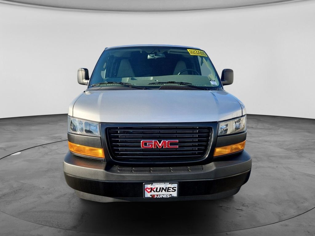 New 2026 GMC Savana 3500 w/ Driver Convenience Package RWD image 4