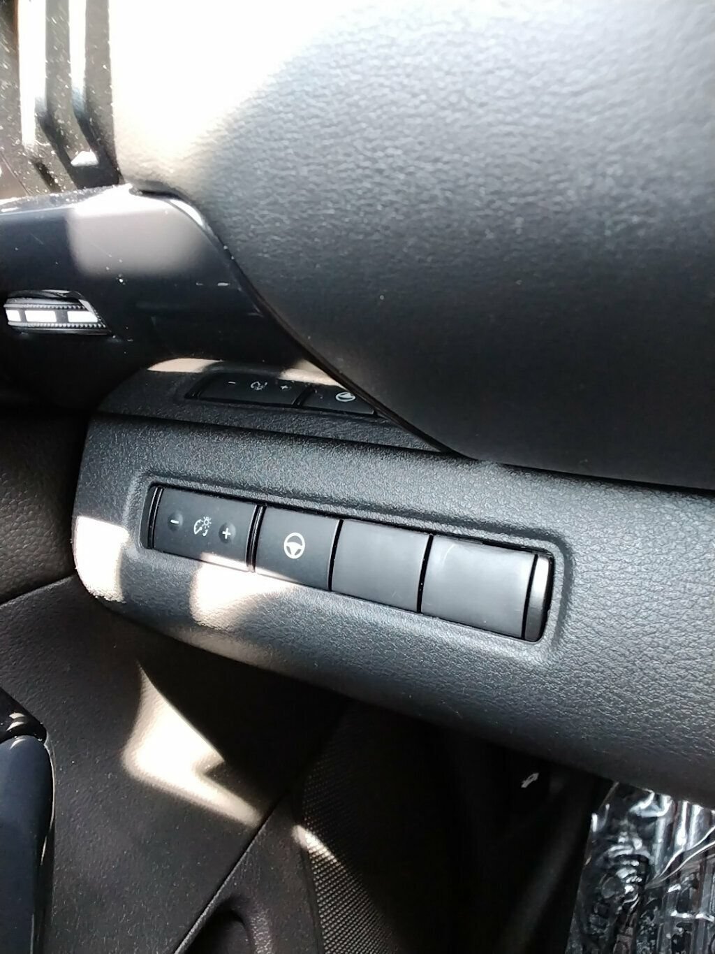 Used 2022 Nissan Pathfinder SV FWD image 27