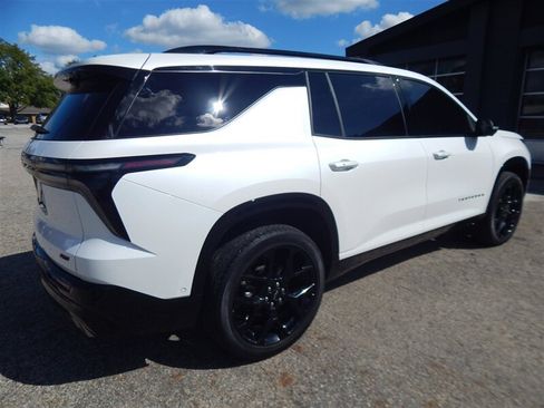 Used 2025 Chevrolet Traverse RS AWD/4WD image 3