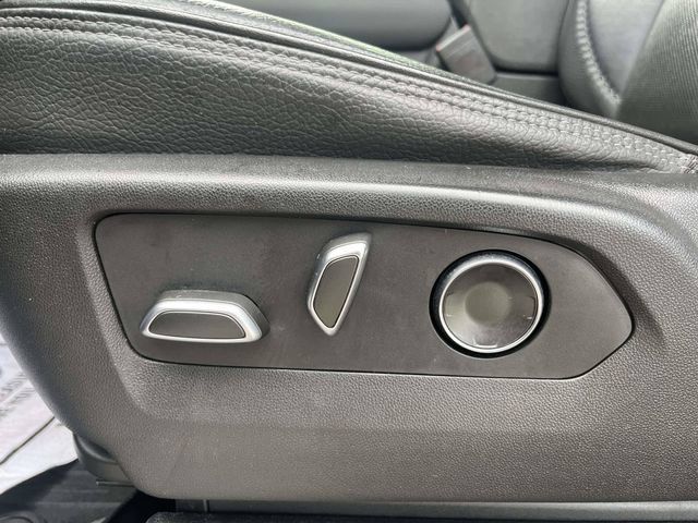 Used 2021 GMC Yukon Denali w/ Denali Premium Package AWD/4WD image 22