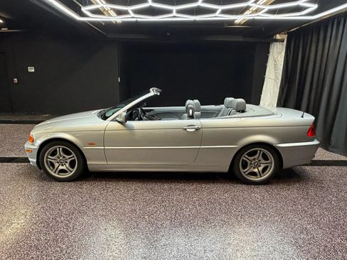 Used 2001 BMW 330Ci Convertible RWD image 4