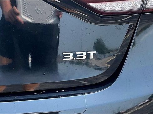 Used 2018 Genesis G80 3.3T Sport RWD image 8