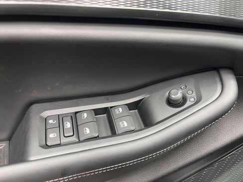 New 2025 Jeep Grand Cherokee Altitude image 7