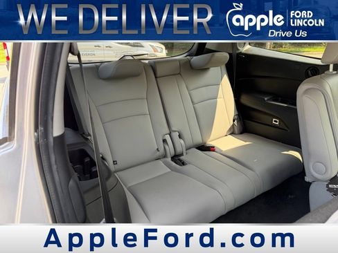 Used 2021 Honda Pilot Touring image 8