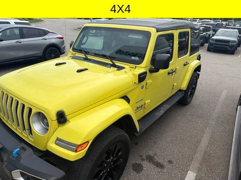 Used 2023 Jeep Wrangler Unlimited Sahara w/ Cold Weather Group AWD/4WD image 4