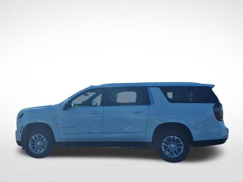 New 2026 Chevrolet Suburban LS RWD image 7