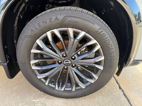 Used 2025 Nissan Rogue Platinum w/ Platinum Premium Package image 9