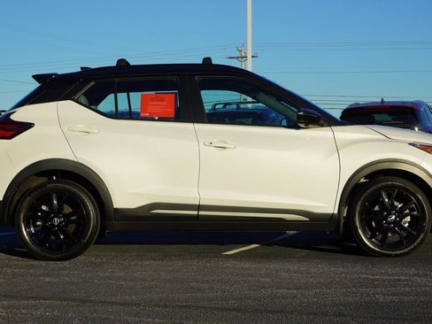 Used 2024 Nissan Kicks SR w/ SR Premium Package image 4