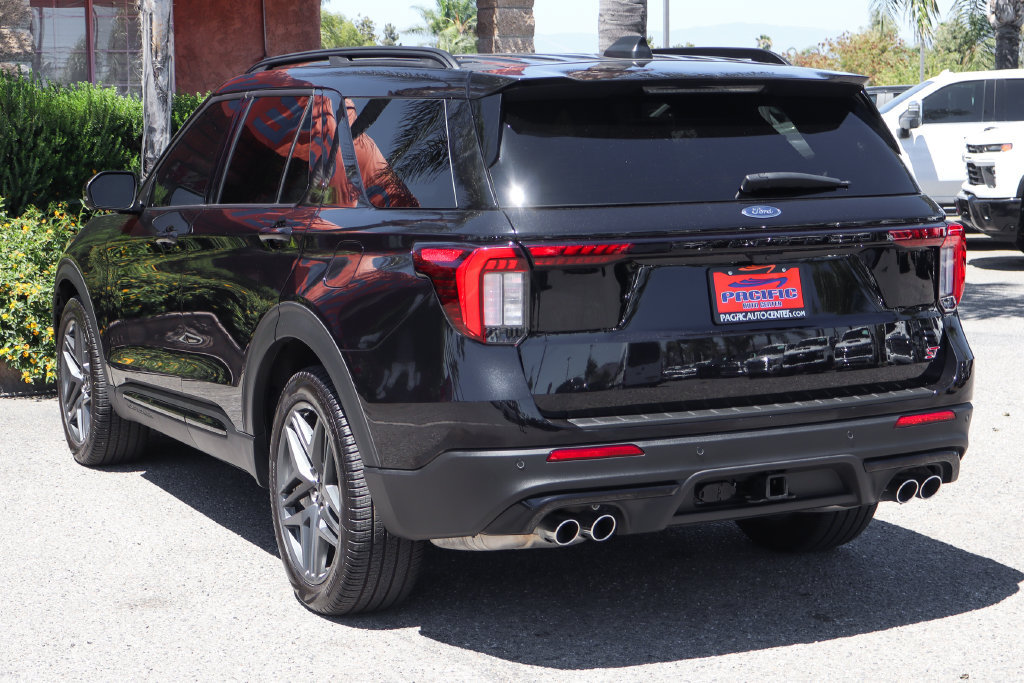 Used 2025 Ford Explorer ST w/ Sun And Sound Package AWD/4WD image 6