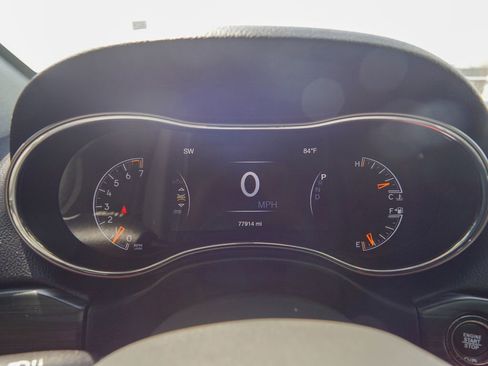 Used 2021 Jeep Grand Cherokee Limited w/ Luxury Group II image 25