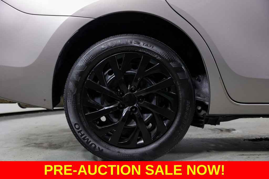 Used 2015 Toyota Corolla LE FWD image 6