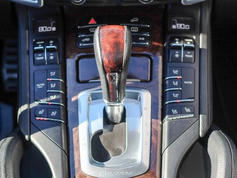 Used 2015 Porsche Cayenne S image 19