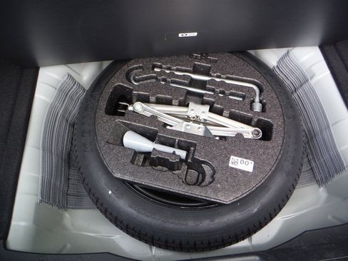 Used 2023 Honda Civic LX image 28