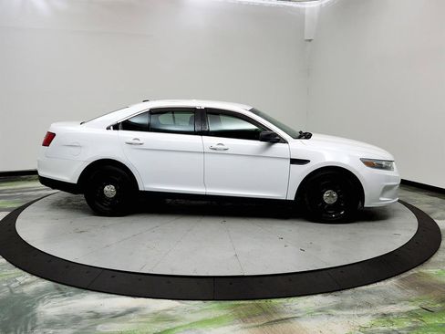 Used 2017 Ford Taurus Police Interceptor AWD image 4