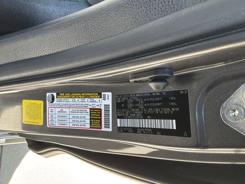 Used 2025 Toyota Sienna XLE w/ XLE Plus Package image 45