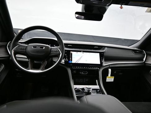 New 2026 Jeep Grand Cherokee Altitude AWD/4WD image 32