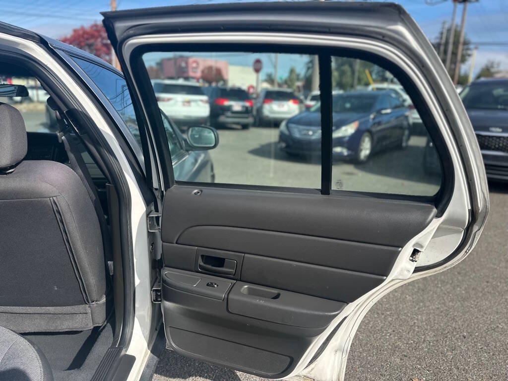 Used 2004 Ford Crown Victoria Police Interceptor RWD image 19