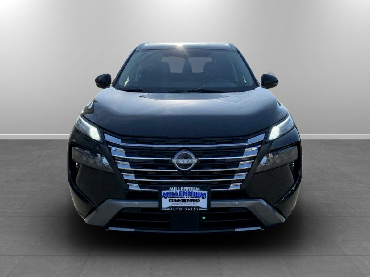 Used 2026 Nissan Rogue SL AWD/4WD image 2