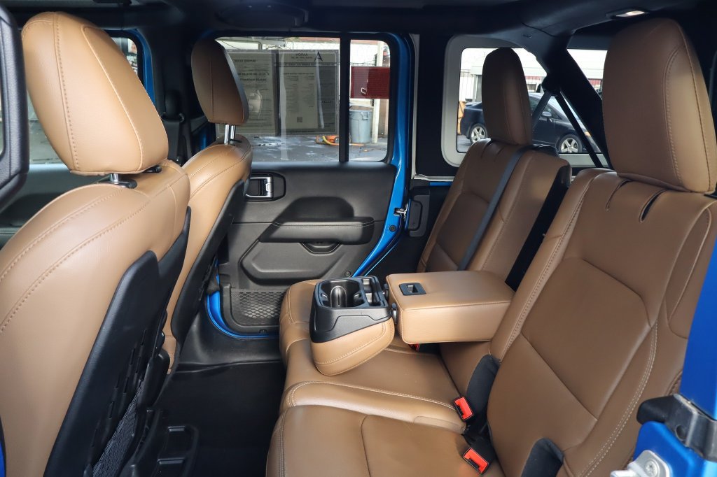 Used 2021 Jeep Wrangler Unlimited Rubicon AWD/4WD image 33