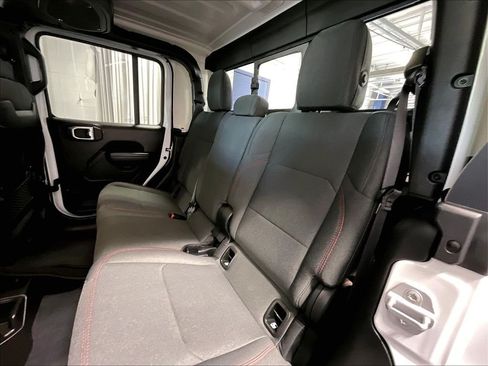 Used 2026 Jeep Gladiator Rubicon AWD/4WD image 15