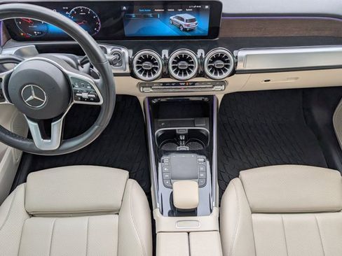 Used 2023 Mercedes-Benz GLB 250 image 7