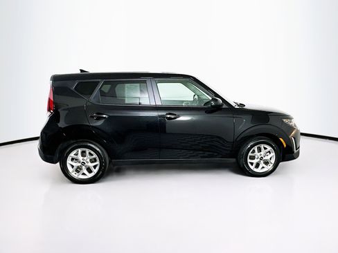 Used 2025 Kia Soul LX w/ LX Technology Package FWD image 10