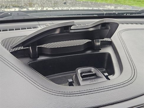 Certified 2021 Jeep Cherokee Latitude Lux w/ Trailer Tow Group image 27