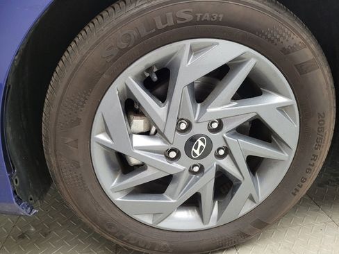 Used 2024 Hyundai Elantra SEL FWD image 31