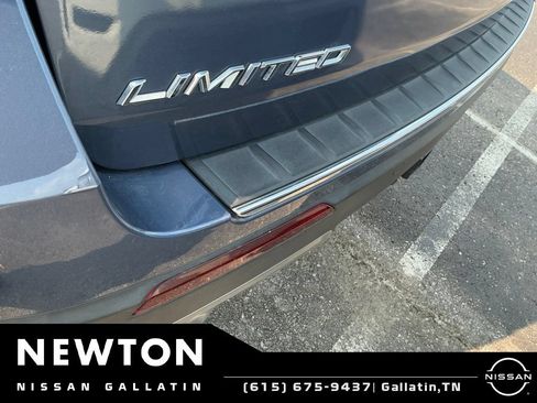 Used 2021 Ford Explorer Limited w/ Equipment Group 301A AWD/4WD image 10