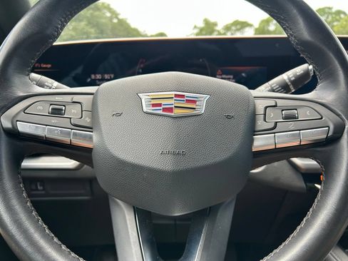 Used 2025 Cadillac XT4 Premium Luxury FWD image 23