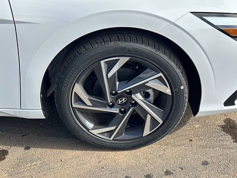 New 2025 Hyundai Elantra Sport image 12