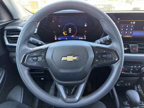 Used 2024 Chevrolet TrailBlazer LT FWD image 30