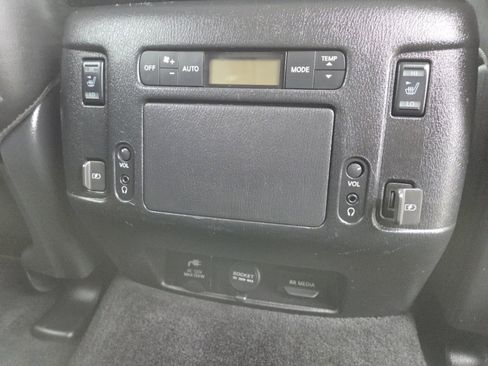 Used 2018 Nissan Armada Platinum image 24