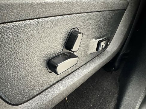 Used 2018 RAM 1500 Outdoorsman AWD/4WD image 11