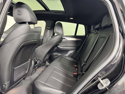 Used 2024 BMW X4 M40i w/ Parking Assistance Package image 33