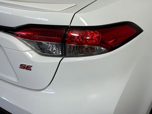 Used 2020 Toyota Corolla SE image 34