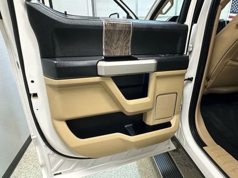 Used 2018 Ford F250 Lariat image 13