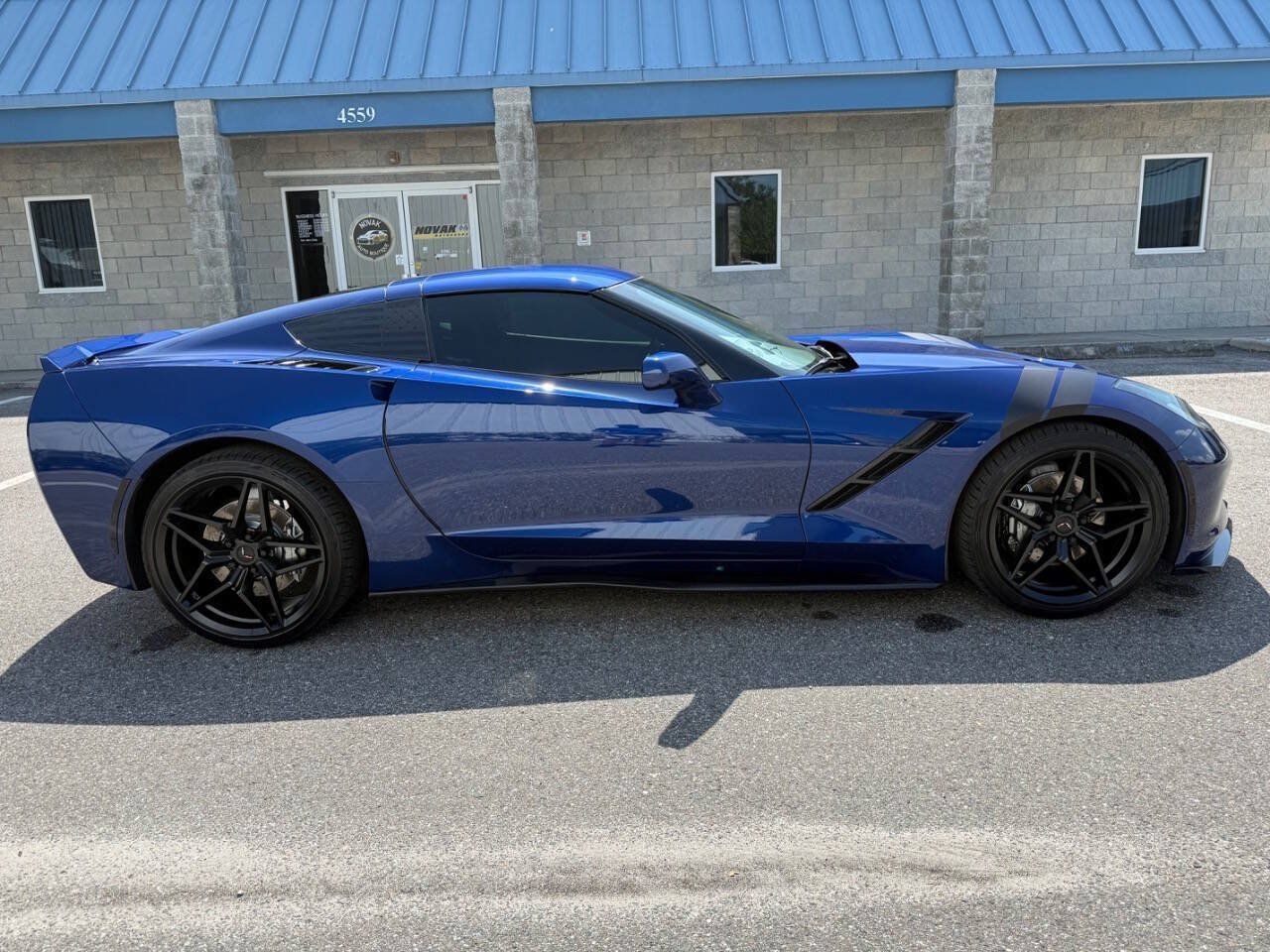 Used 2017 Chevrolet Corvette Stingray Coupe w/ Battery Protection Package RWD image 9