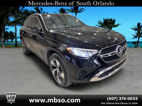 Used 2024 Mercedes-Benz GLC 300 4MATIC image 1